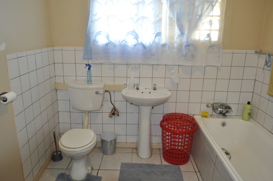 4 Bedroom Property for Sale in C Place Eastern Cape